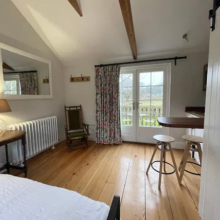 The Parcel Shed Apartment